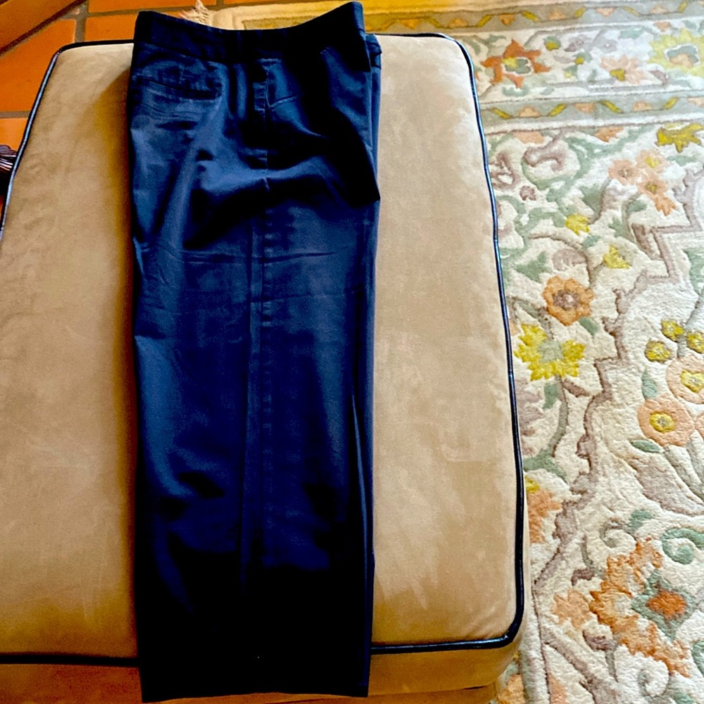 Ashworth Black Capri pants Size 6